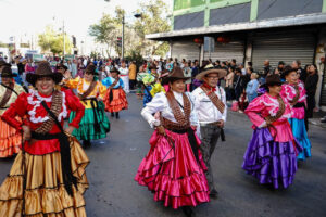 Adultos Mayores del DIF Iluminan el Desfile de la Revolución Mexicana con Orgullo y Tradición